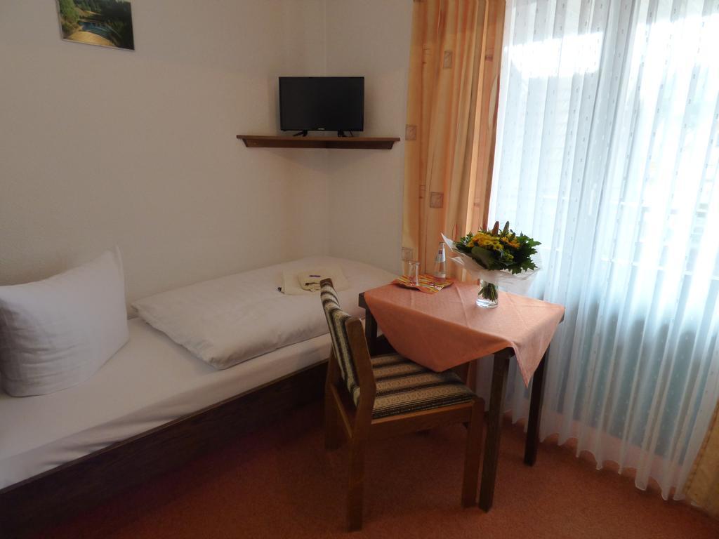 Pension Gasthof Zum Lamm Бишофсхайм-ан-дер-Рён Экстерьер фото